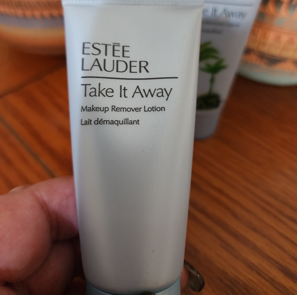 Estee Lauder "Take It Away" Makeup Remover Lotion - Picture 4 of 6